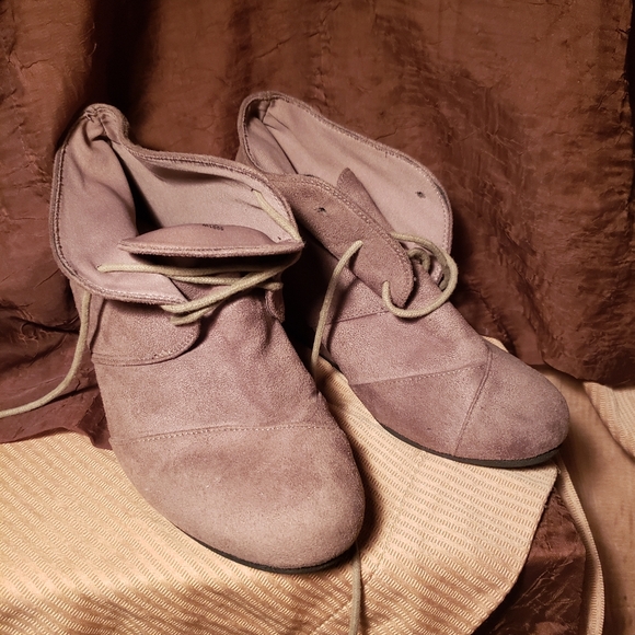 Vegan Seude Boots Sz 8 - Picture 2 of 6